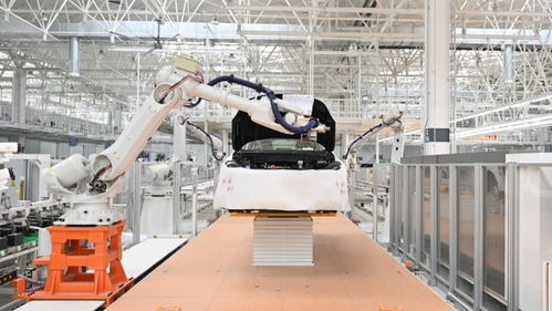 一汽紅旗繁榮工廠 搶占新能源汽車行業(yè)制高點(diǎn) 爭(zhēng)當(dāng)紅旗高品質(zhì)產(chǎn)品智造者